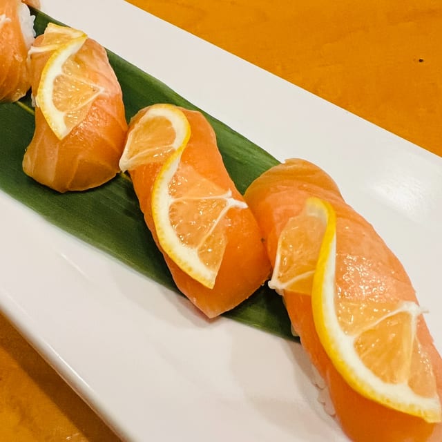 Sake Nigiri.