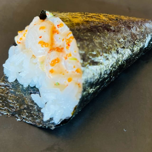 Spicy Scallop Handroll.